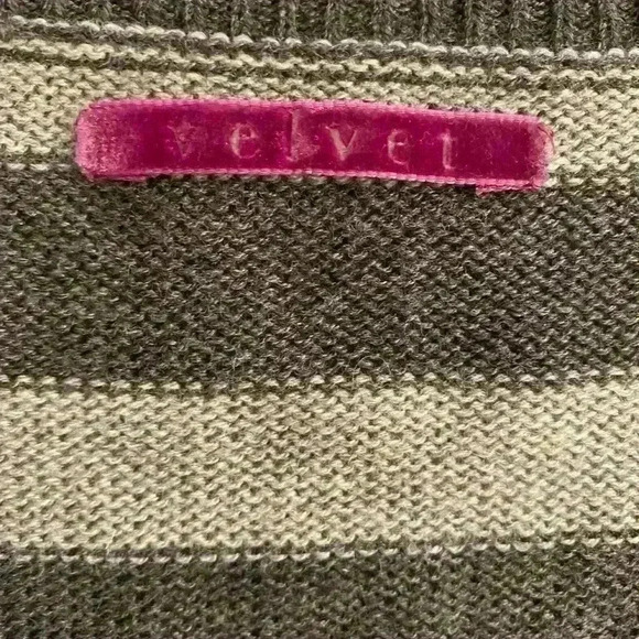 Wool Blend Gray Striped  Sweater petite - Picture 3 of 10